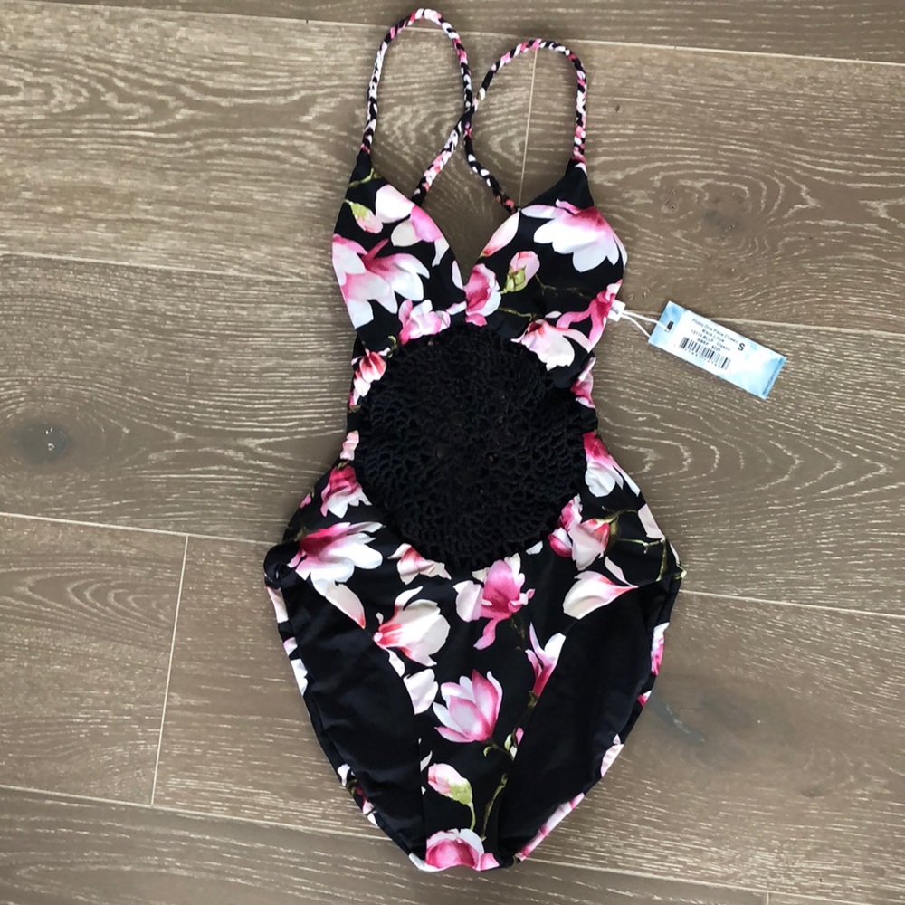 FRANKIES BIKINIS🌸 (black lotus) SIZE SMALL